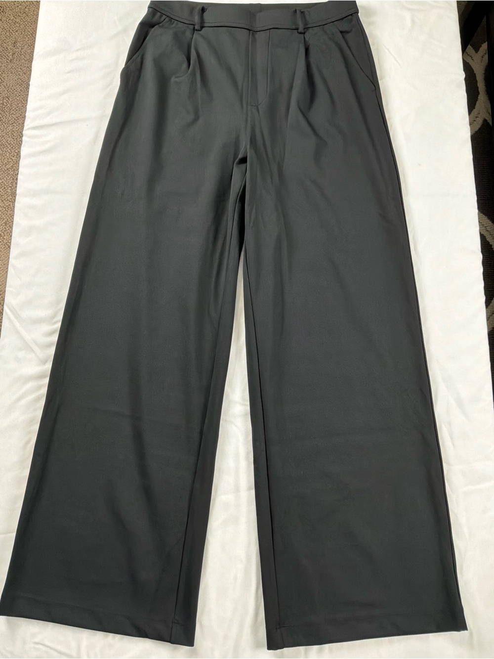 HALARA Women's Wide-Leg Trousers in Black